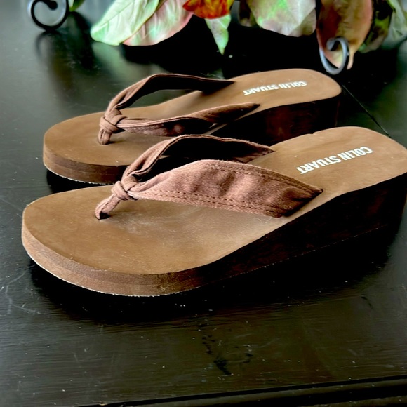 Women’s Flip-Flops - Picture 3 of 5